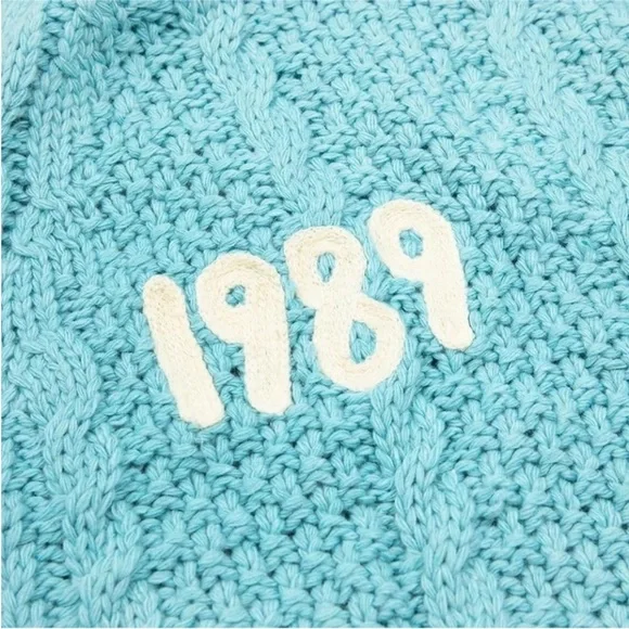 Taylor Swift 1989 cardigan